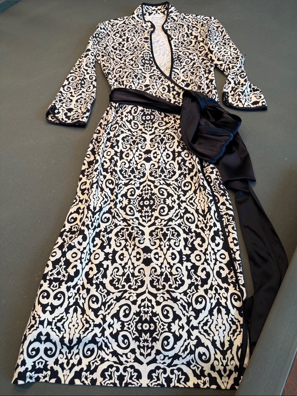 Diane Von Furstenberg Black & Cream Printed Wrap Dress